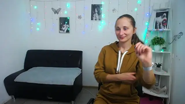 MichelLeee online show from September 26, 11:14 am