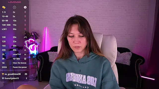 DreamyLinaa online show from January 28, 10:34 am