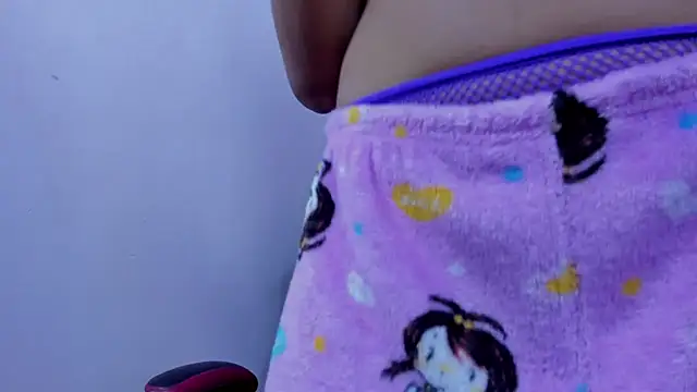 Snapshot of AshleyHill2 chatting on October 24, 3:47 am AshleyHill2 online show from October 24, 3:47 am