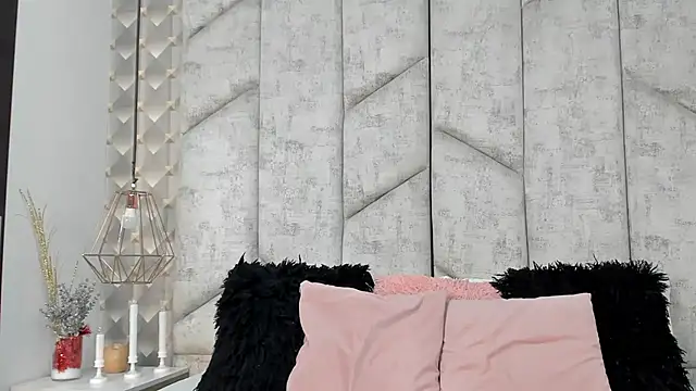 Snapshot of AshleyHill2 chatting on December 22, 3:36 am AshleyHill2 online show from December 22, 3:36 am