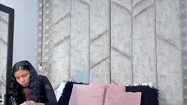 Snapshot of AshleyHill2 chatting on December 23, 2:31 am AshleyHill2 online show from December 23, 2:31 am