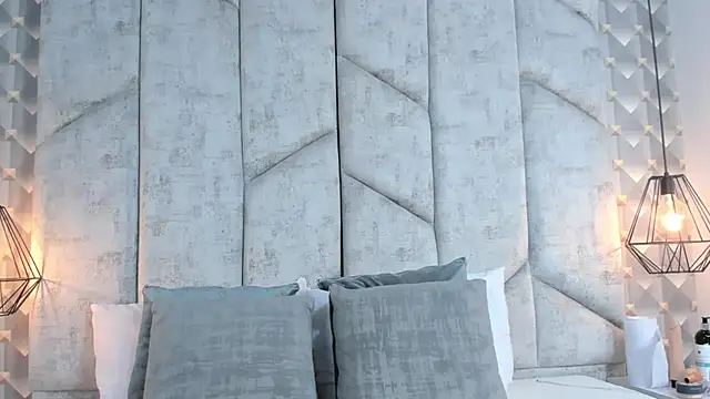 Snapshot of AshleyHill2 chatting on February 3, 3:26 am AshleyHill2 online show from February 3, 3:26 am