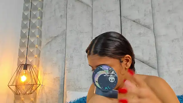 Snapshot of AshleyHill2 chatting on March 10, 4:50 am AshleyHill2 online show from March 10, 4:50 am