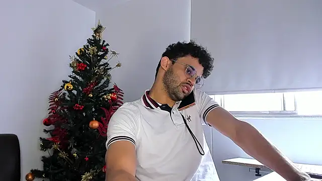 andrewChris  online show from December 2, 8:04 pm