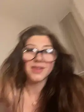 Snapshot of badlills201 chatting on February 26, 2:26 am badlills201 online show from February 26, 2:26 am