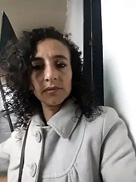 AriannaRussell  online show from April 27, 12:36 pm