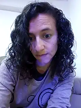 AriannaRussell  online show from June 18, 12:42 pm
