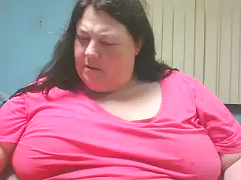 Snapshot of Honeybee2025 chatting on January 6, 10:37 pm Honeybee2025 online show from January 6, 10:37 pm