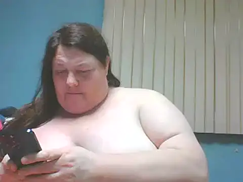 Snapshot of Honeybee2025 chatting on January 11, 12:01 am Honeybee2025 online show from January 11, 12:01 am