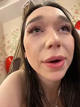 Snapshot of TaylorDavids chatting on February 21, 8:27 pm TaylorDavids online show from February 21, 8:27 pm