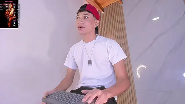 Snapshot of im_sebaslopez chatting on February 24, 3:33 am im sebaslopez online show from February 24, 3:33 am