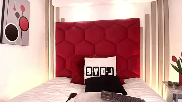 Snapshot of Aniie_Doll chatting on July 21, 8:33 pm Aniie Doll online show from July 21, 8:33 pm