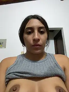 Snapshot of bigasssweet_2 chatting on February 19, 3:50 am bigasssweet 2 online show from February 19, 3:50 am