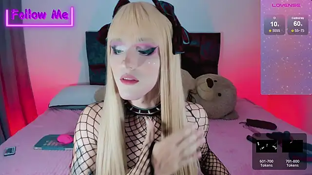 Snapshot of Kirmyy_ chatting on December 22, 4:28 am Kirmyy online show from December 22, 4:28 am