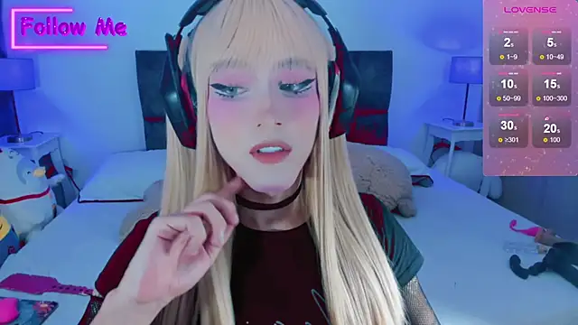 Snapshot of Kirmyy_ chatting on February 19, 10:31 pm Kirmyy online show from February 19, 10:31 pm