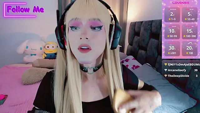 Snapshot of Kirmyy_ chatting on March 5, 1:42 am Kirmyy online show from March 5, 1:42 am