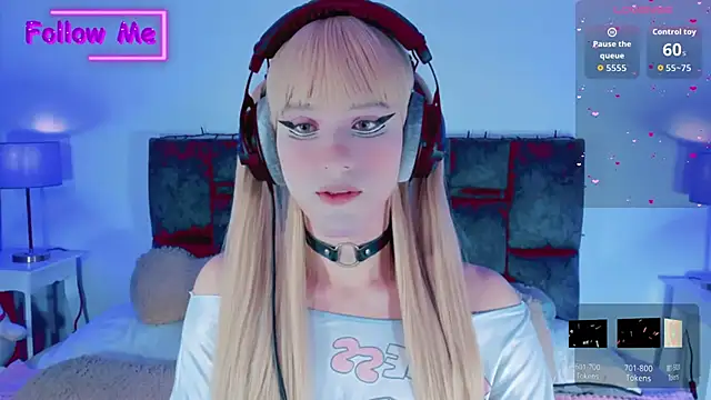 Snapshot of Kirmyy_ chatting on September 22, 9:39 pm Kirmyy online show from September 22, 9:39 pm