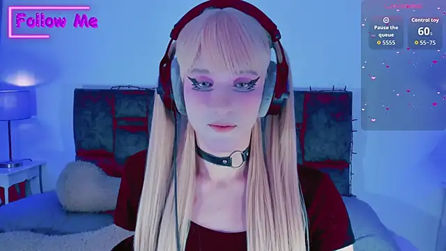 Snapshot of Kirmyy_ chatting on October 17, 8:55 pm Kirmyy online show from October 17, 8:55 pm