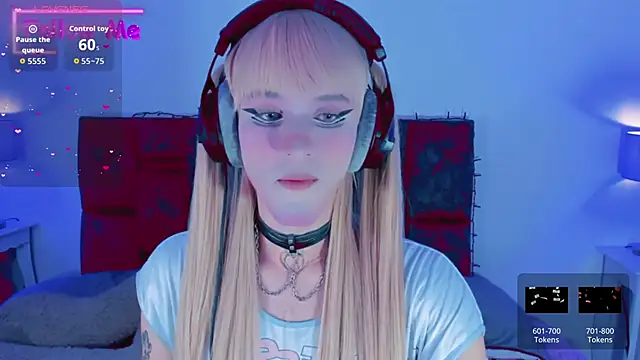 Snapshot of Kirmyy_ chatting on October 20, 9:04 pm Kirmyy online show from October 20, 9:04 pm