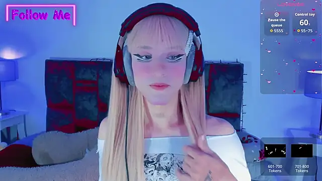 Snapshot of Kirmyy_ chatting on November 3, 8:43 pm Kirmyy online show from November 3, 8:43 pm