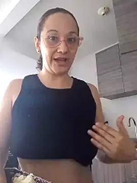 nicolle milf1978 online show from June 10, 12:48 pm