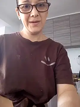 nicolle milf1978 online show from August 1, 12:48 pm