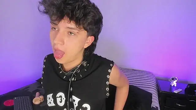 Snapshot of juandaaap chatting on December 14, 5:24 am juandaaap online show from December 14, 5:24 am