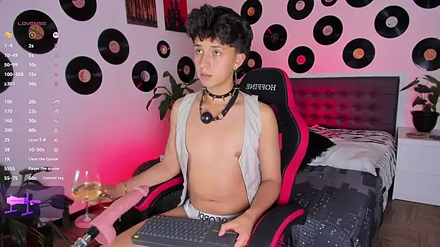juandaaap online show from June 12, 2:43 am