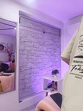 Noah Xitruxx online show from October 17, 3:20 am