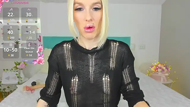 Snapshot of Lana_kitty__ chatting on February 25, 9:24 pm Lana kitty online show from February 25, 9:24 pm