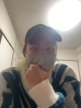 Snapshot of Manato_jp_1215 chatting on December 5, 8:22 am Manato jp 1215 online show from December 5, 8:22 am