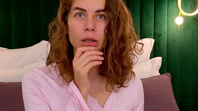 Snapshot of VikkiStorm chatting on November 26, 3:07 am VikkiStorm online show from November 26, 3:07 am