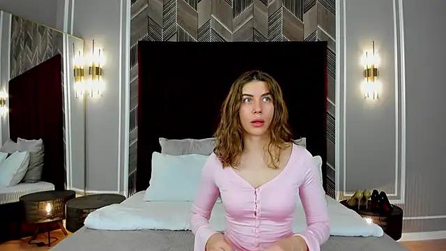 Snapshot of VikkiStorm chatting on December 2, 3:12 am VikkiStorm online show from December 2, 3:12 am