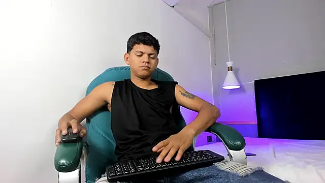 Jeffry wolvess online show from March 15, 12:11 pm