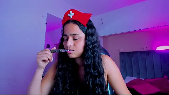 Giselle Roldan online show from July 19, 4:05 am