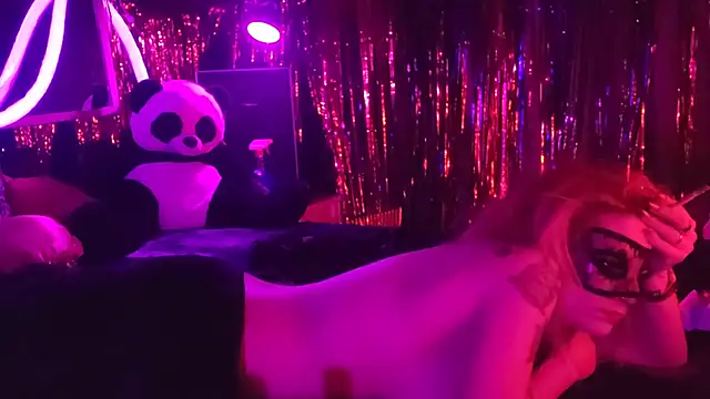 Snapshot of anonymouszN chatting on January 2, 10:55 pm anonymouszN online show from January 2, 10:55 pm