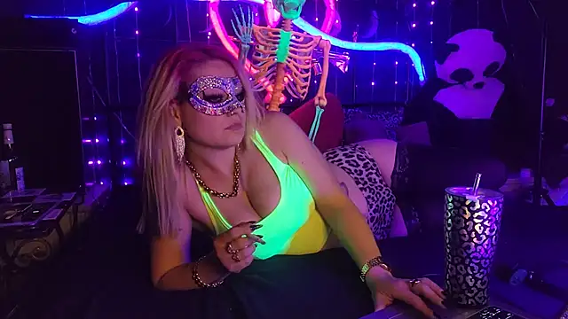 Snapshot of anonymouszN chatting on September 24, 8:45 pm anonymouszN online show from September 24, 8:45 pm