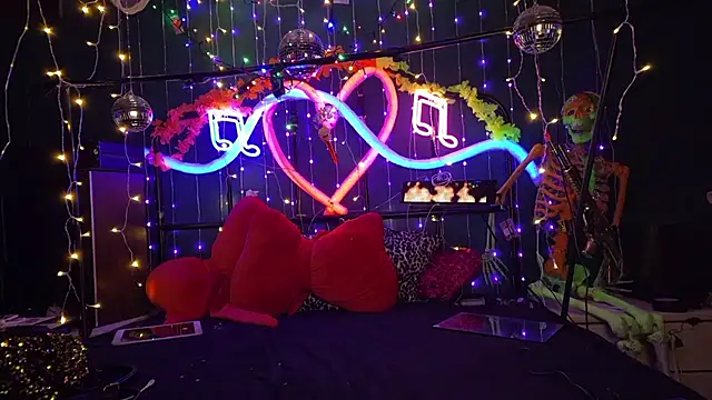 anonymouszN online show from February 11, 8:36 pm