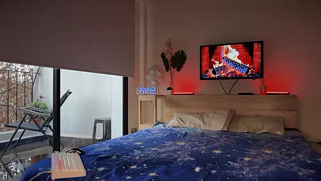 Den BlueXx online show from July 5, 7:43 pm
