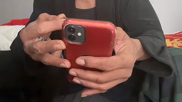 Snapshot of skarfosbabes69 chatting on November 3, 5:20 am skarfosbabes69 online show from November 3, 5:20 am