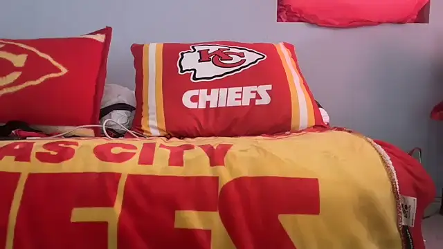 Snapshot of skarfosbabes69 chatting on November 28, 5:37 pm skarfosbabes69 online show from November 28, 5:37 pm