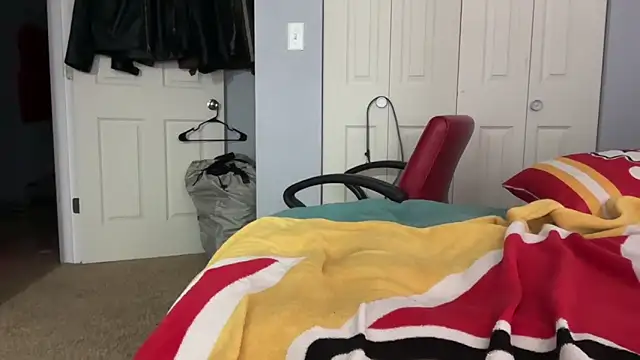 Snapshot of skarfosbabes69 chatting on December 21, 9:38 am skarfosbabes69 online show from December 21, 9:38 am