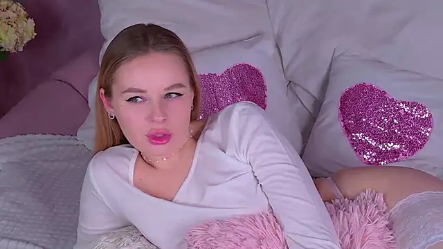 BeatriceEsmont online show from January 28, 7:00 pm