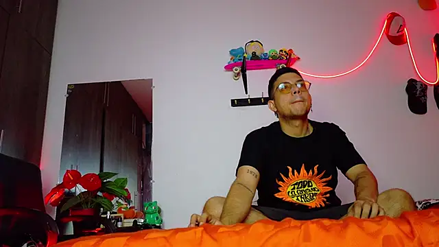 Nymphobuddies online show from January 20, 6:21 am