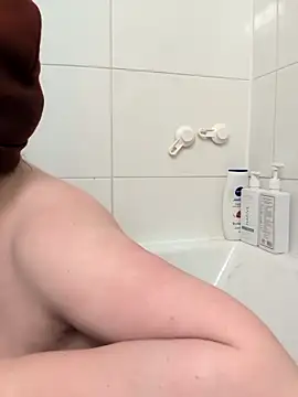 Twitchtheclownn online show from March 1, 12:01 am