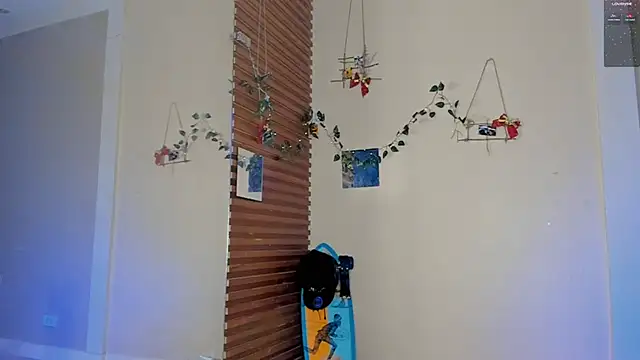 Snapshot of sweed_angel chatting on February 25, 11:19 am sweed angel online show from February 25, 11:19 am