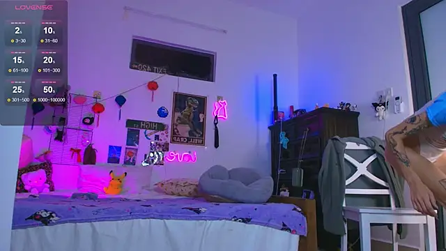 Snapshot of sweed_angel chatting on September 11, 4:23 am sweed angel online show from September 11, 4:23 am