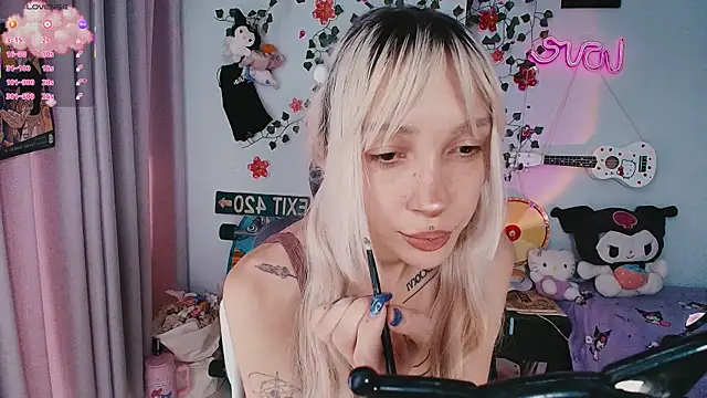 Snapshot of sweed_angel chatting on July 22, 7:00 am sweed angel online show from July 22, 7:00 am