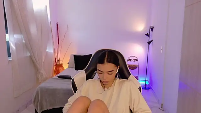 AnabelWolf online show from November 29, 3:04 pm