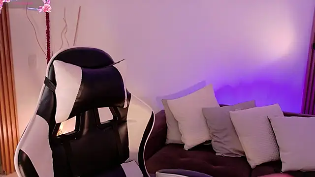 AnabelWolf online show from June 18, 3:27 pm